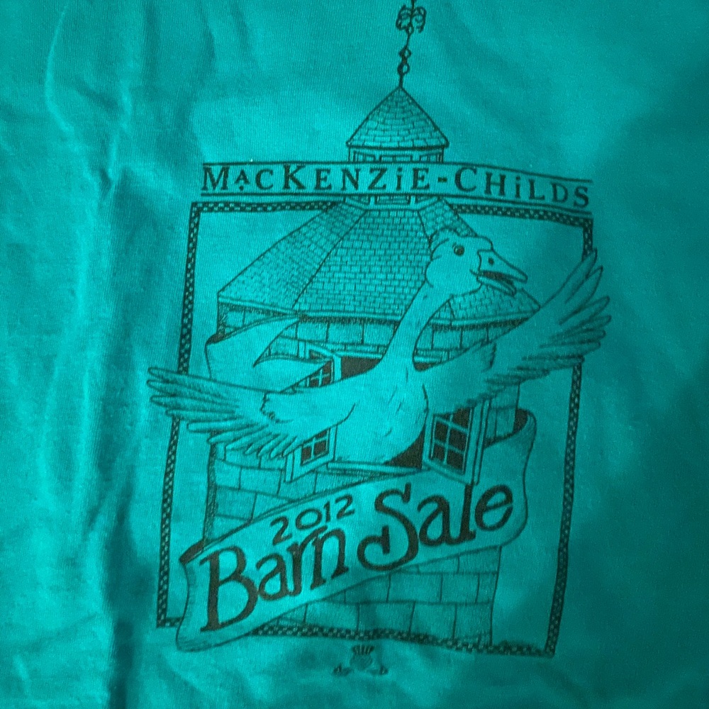 🩵Mackenzie Childs 2012 Barn sale Tshirt